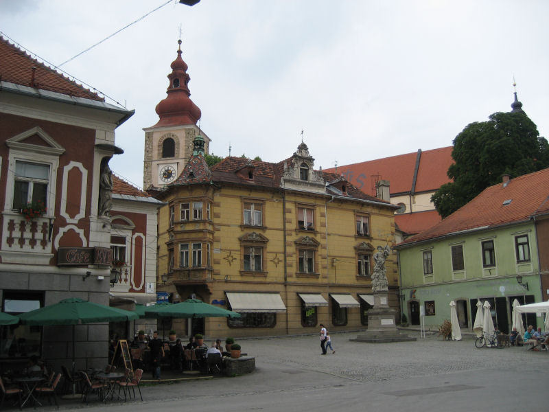 Ptuj: Mestni Trg mit Floriansdenkmal (2007)